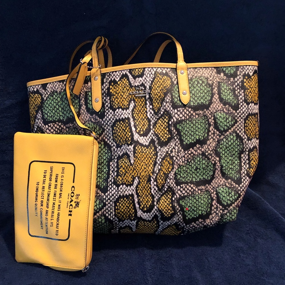 Coach. Reversible tote